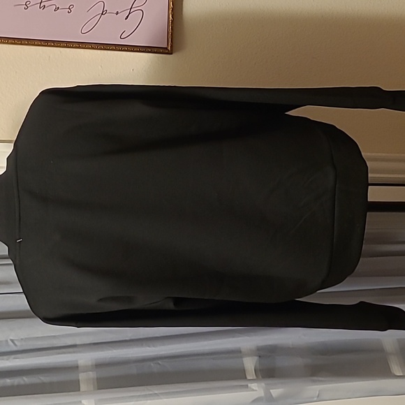 GUESS Black Scuba Crew Pullover - Size XL - Picture 10 of 10